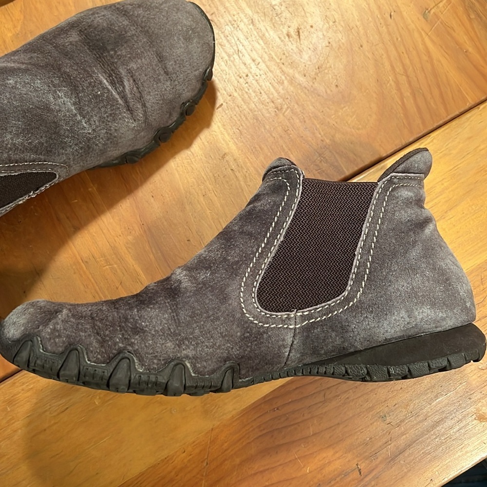 Skechers Bikers Londoner women’s booties - GUC size 8.5 SO COMFORTABLE
